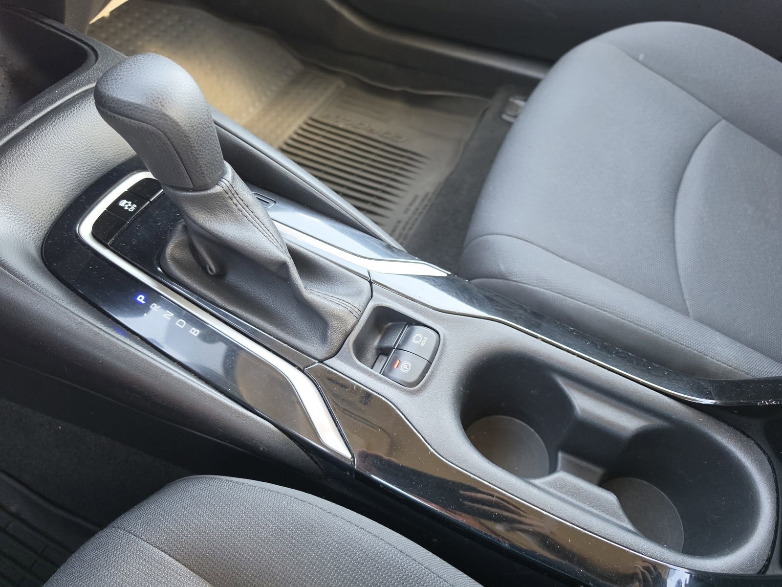 Used 2020 Toyota Corolla LE FWD image 24