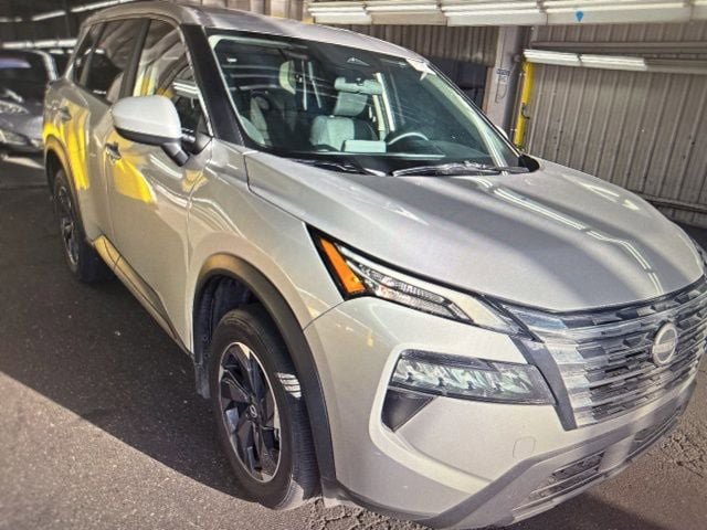 Certified 2025 Nissan Rogue SV FWD image 1