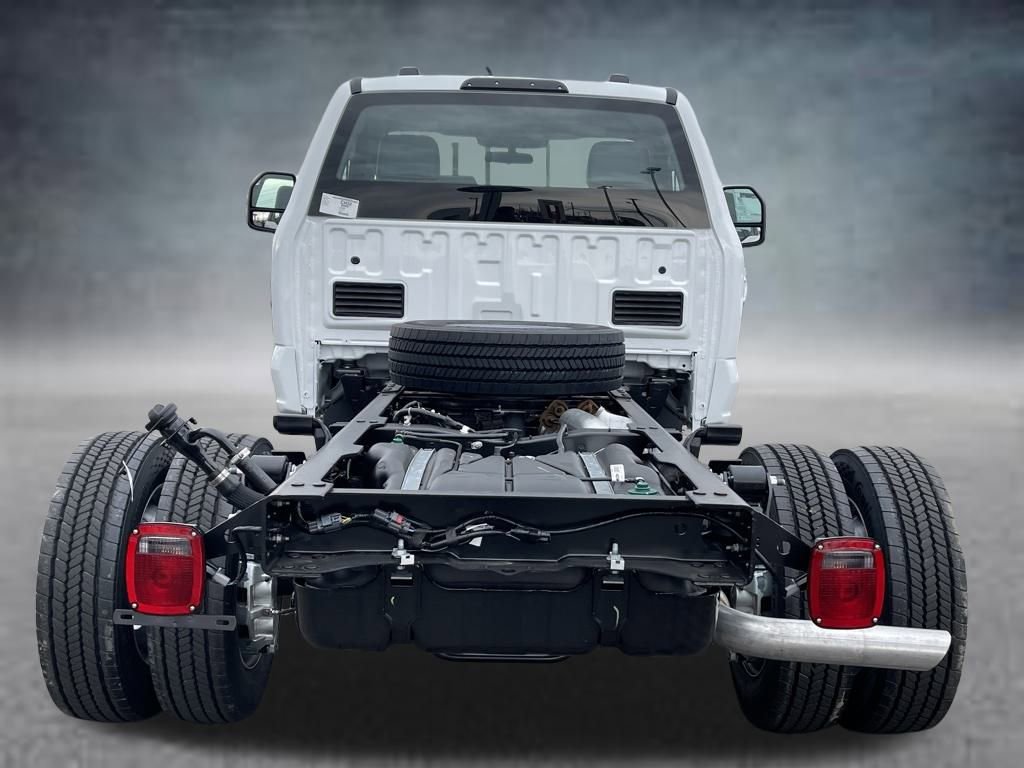 New 2025 Ford F550 4x4 Regular Cab Super Duty image 17