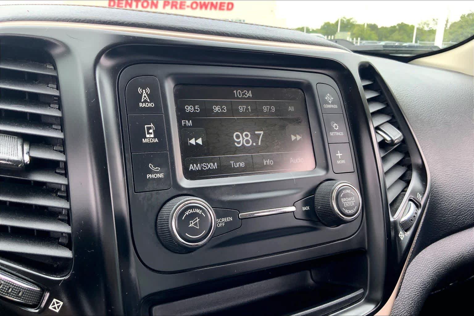 Used 2016 Jeep Cherokee Sport FWD image 32