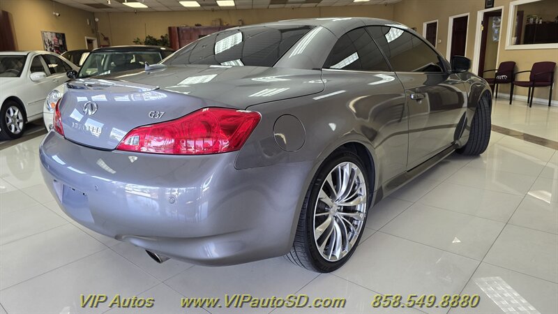 Used 2013 INFINITI G37 Convertible w/ Premium Pkg RWD image 4