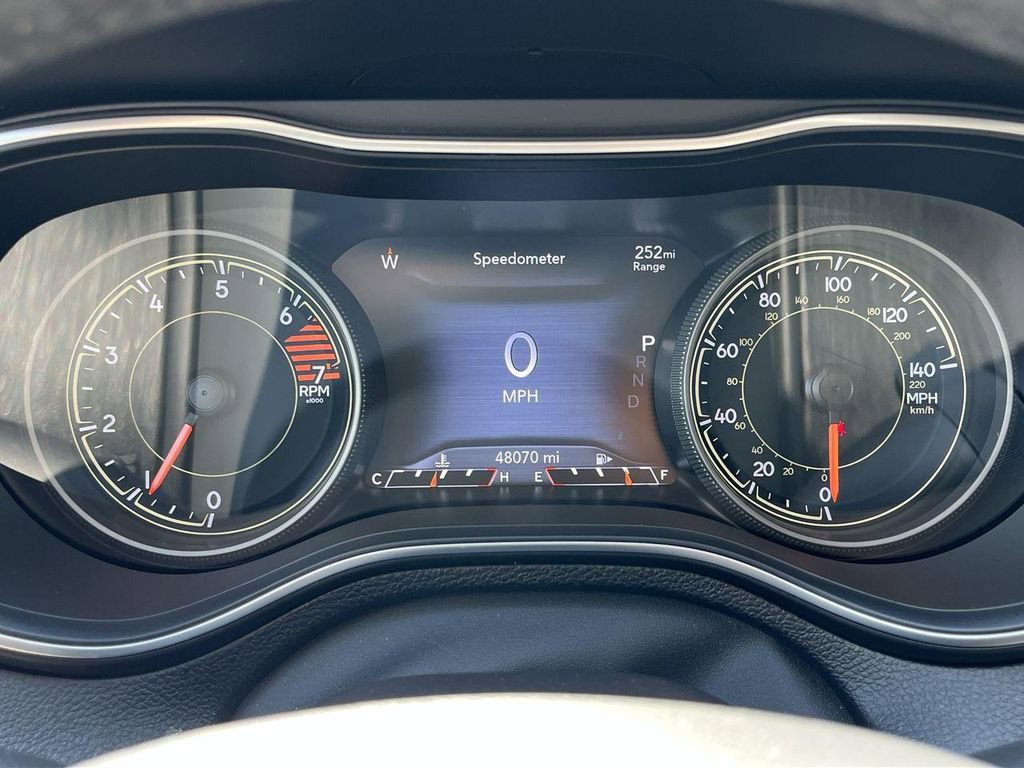 Used 2023 Jeep Cherokee Altitude Lux image 11