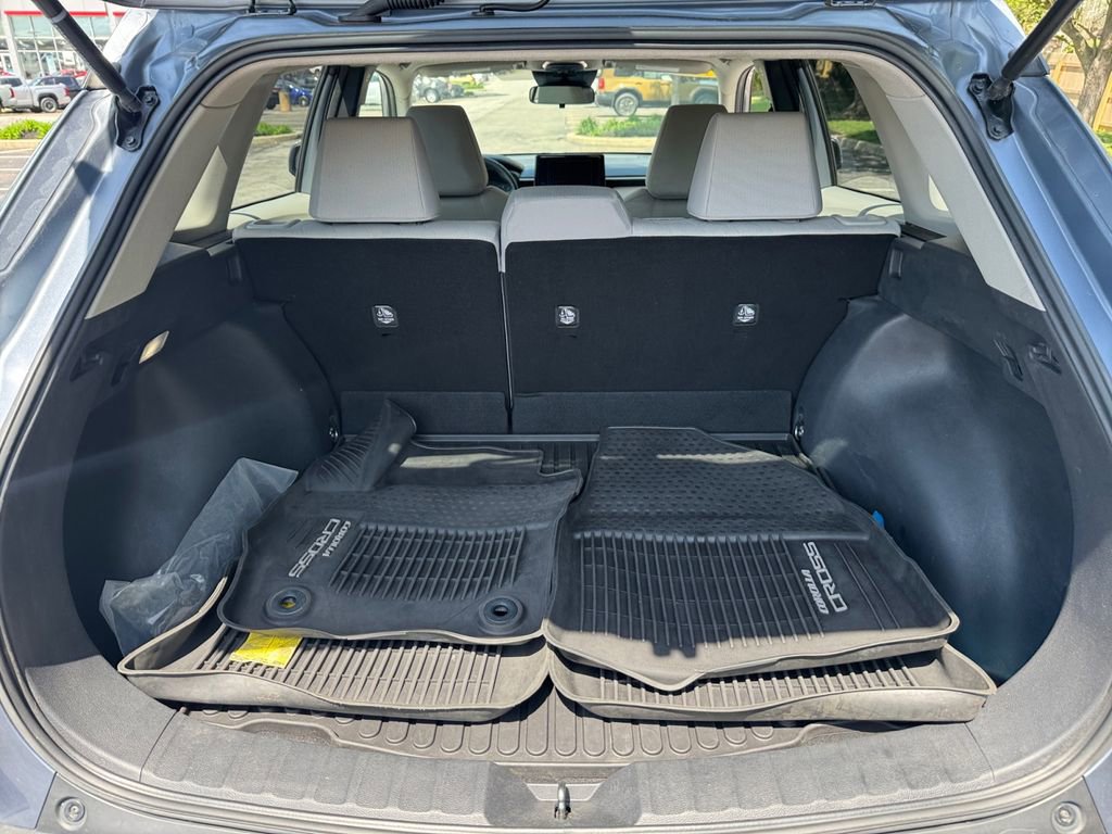 Used 2023 Toyota Corolla Cross LE AWD/4WD image 16