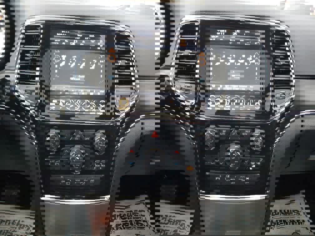 Used 2021 Jeep Grand Cherokee Limited w/ Sun & Sound Group image 21