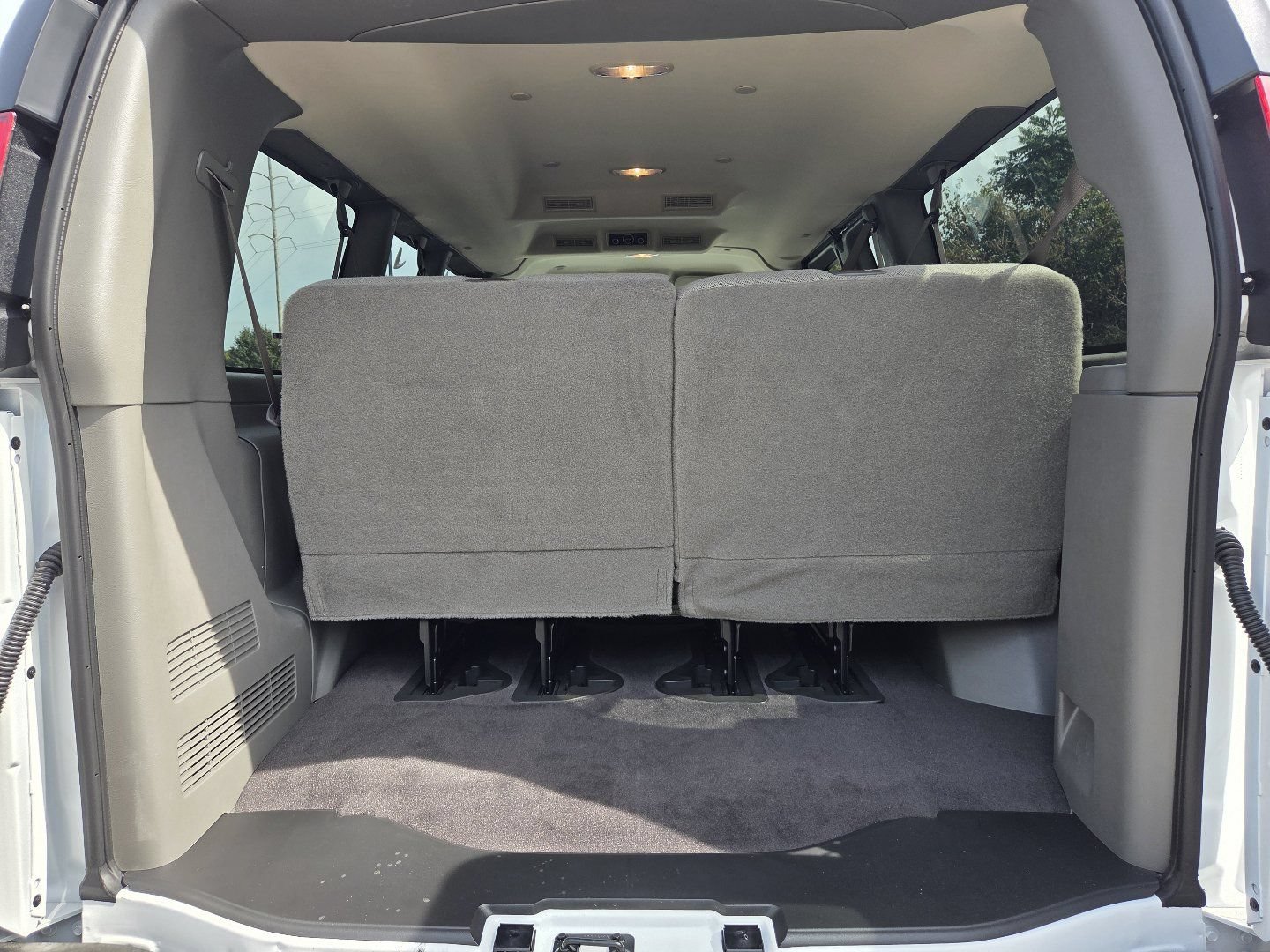 New 2026 GMC Savana 2500 LT w/ LT Preferred Equipment Group RWD image 14