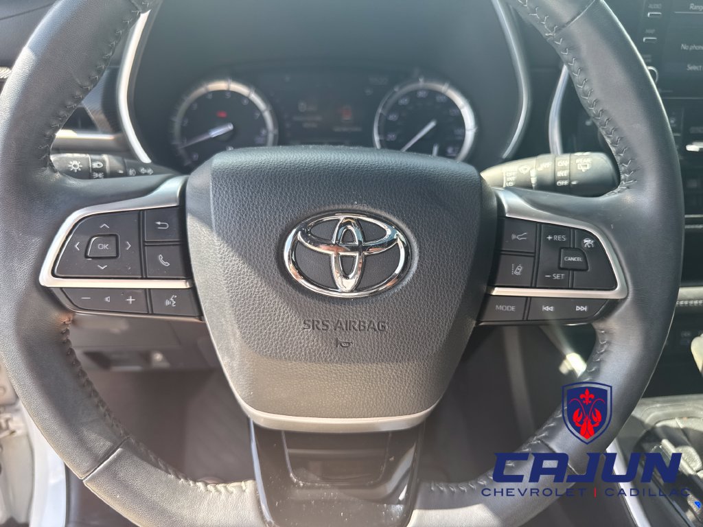 Used 2022 Toyota Highlander XSE FWD image 15