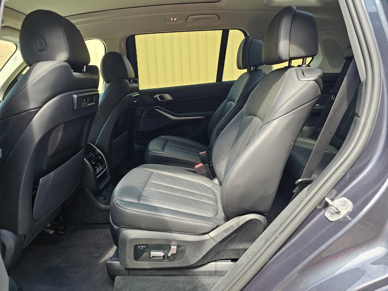 Used 2021 BMW X7 xDrive40i w/ Premium Package image 34