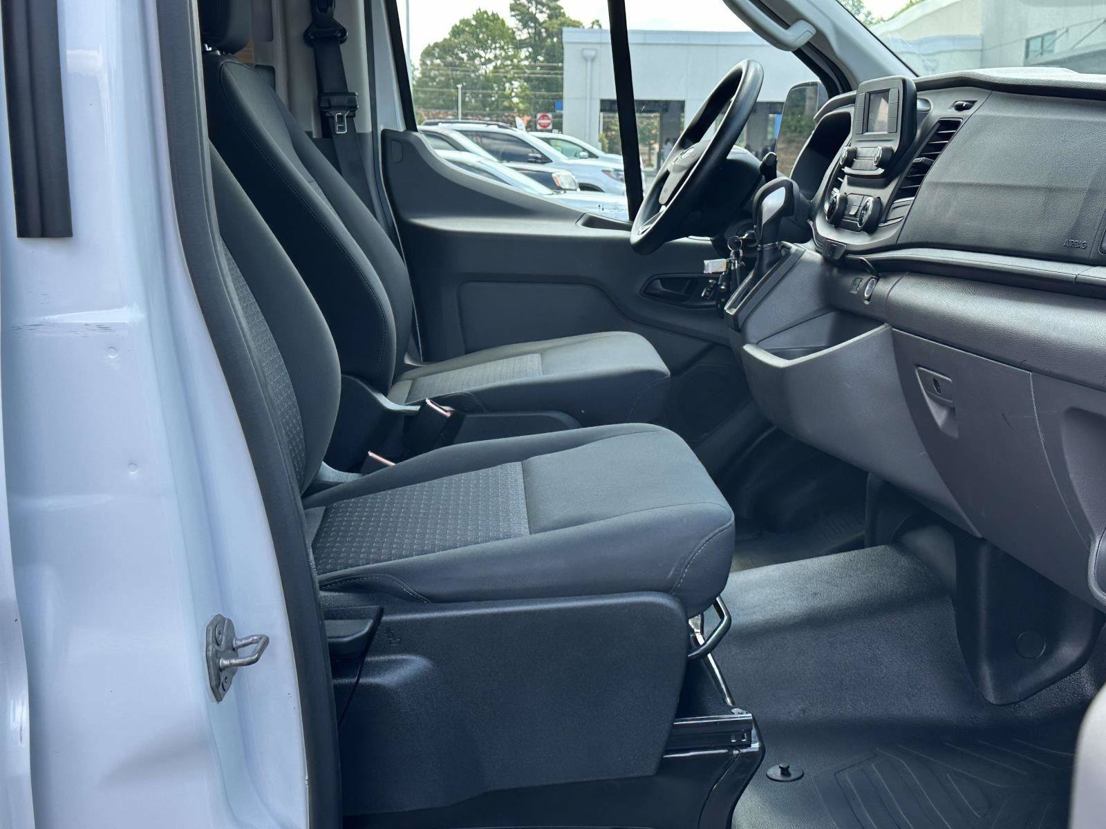 Used 2025 Ford Transit 250 Low Roof w/ Exterior Upgrade Package RWD image 6