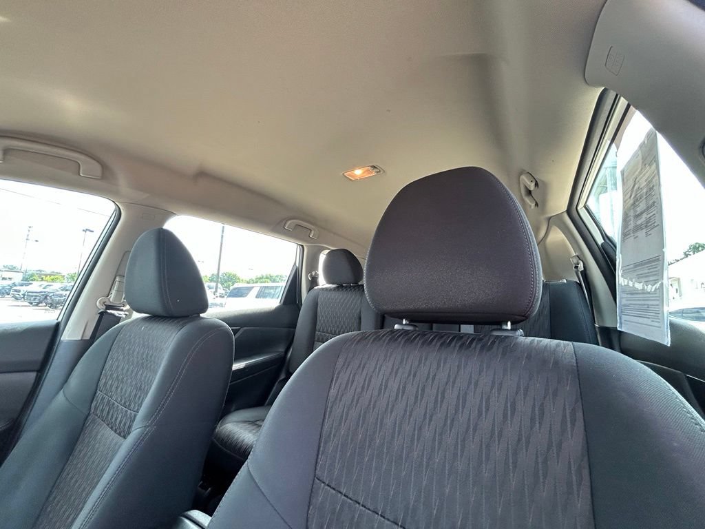 Used 2018 Nissan Rogue S FWD image 13