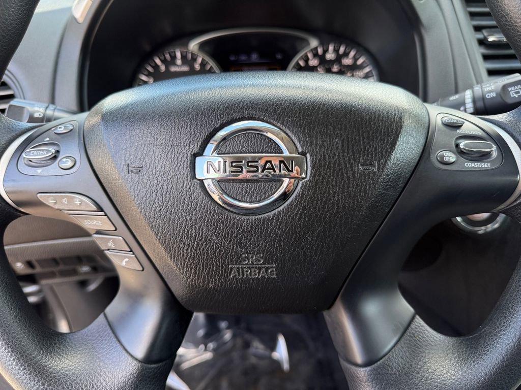 Used 2019 Nissan Pathfinder S image 20