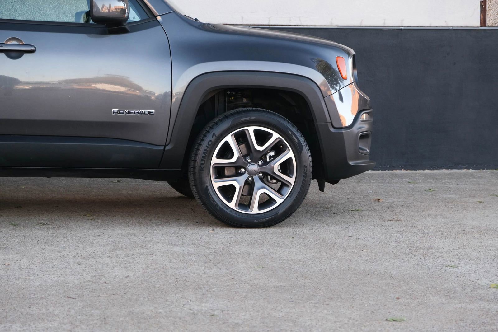Used 2017 Jeep Renegade Latitude image 13