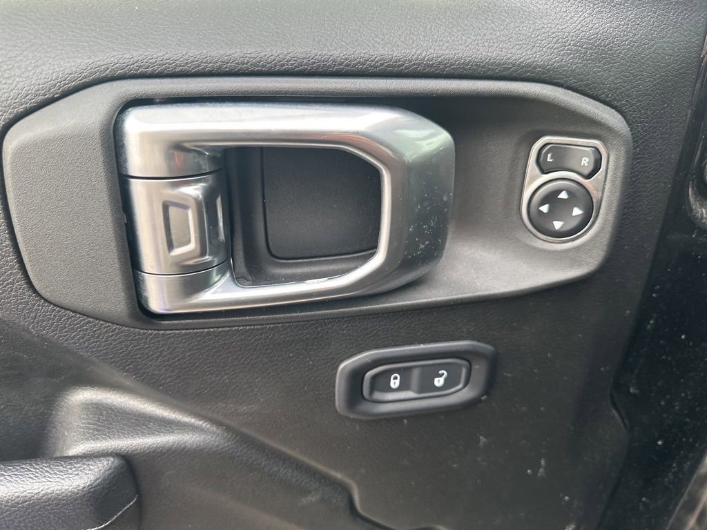 Used 2023 Jeep Wrangler Unlimited w/ Cold Weather Group image 16