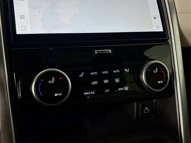 Certified 2023 Land Rover Discovery Metropolitan Edition image 23