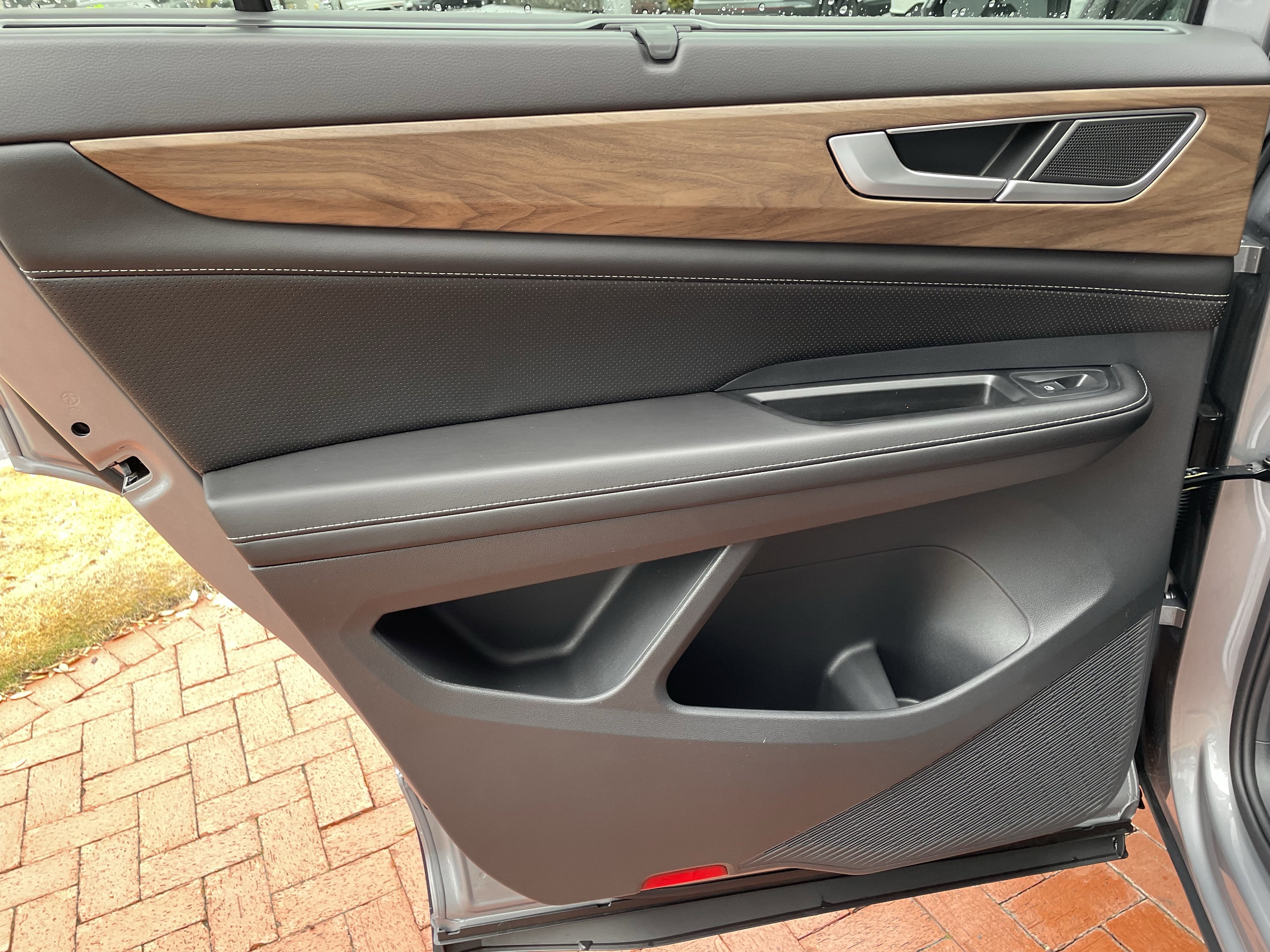 New 2026 Volkswagen Atlas SE image 11