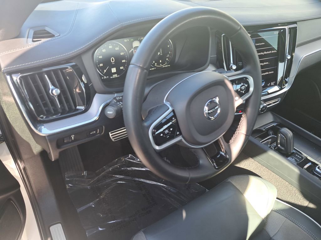 Used 2022 Volvo S60 B5 R-Design w/ Climate Package image 8