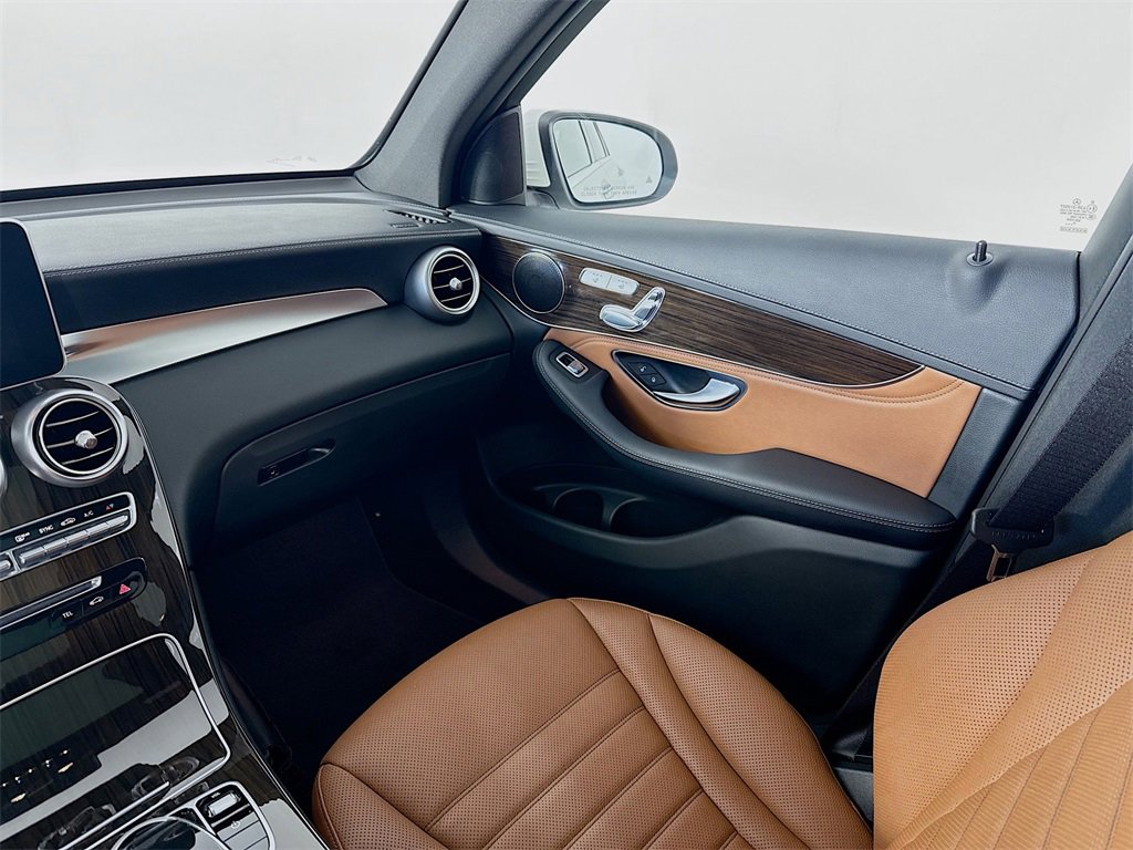 Used 2016 Mercedes-Benz GLC 300 4MATIC image 24