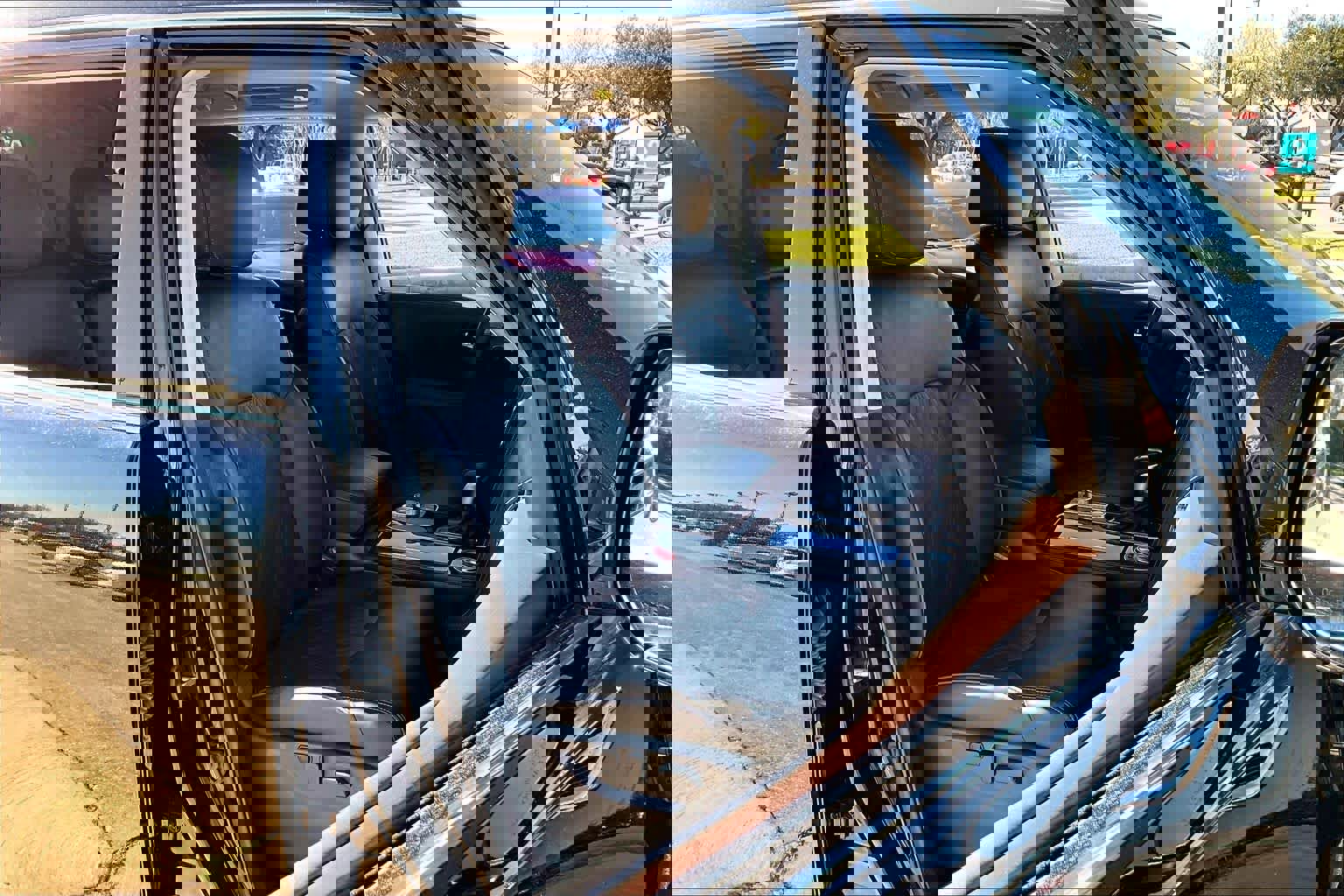 Used 2023 Nissan Armada Platinum w/ Cargo Package image 8