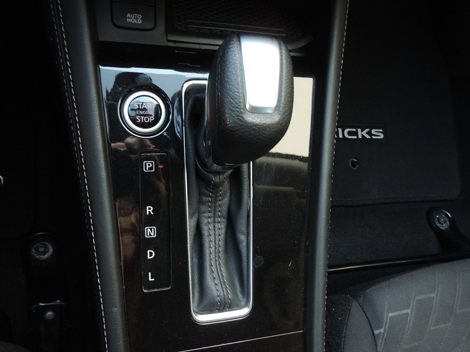 Used 2023 Nissan Kicks SV FWD image 21