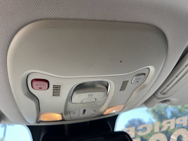 Used 2016 Jeep Renegade Limited FWD image 27