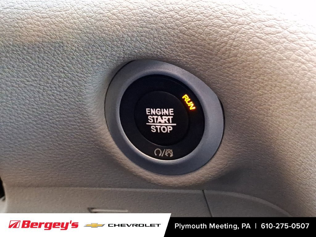 Used 2018 Chrysler Pacifica Limited FWD image 28