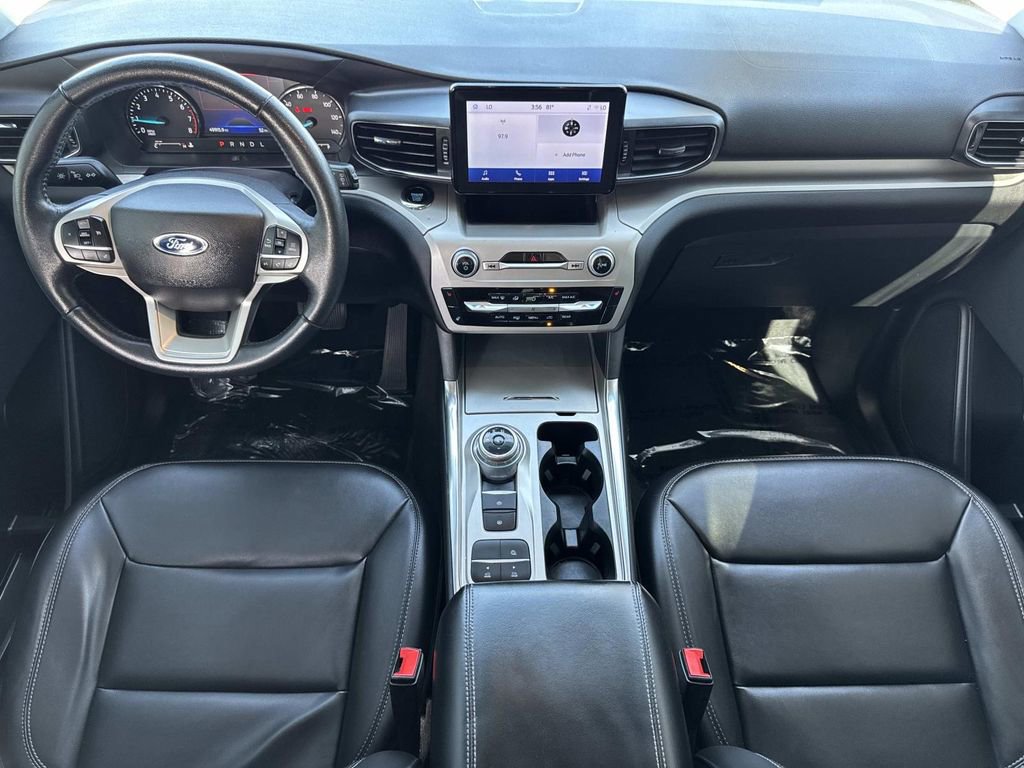 Certified 2022 Ford Explorer XLT w/ Equipment Group 202A image 8