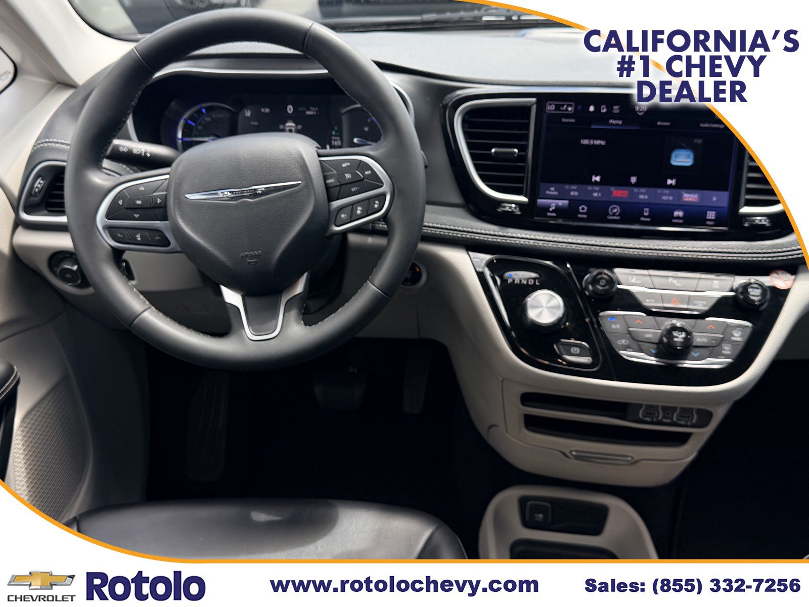 Used 2023 Chrysler Pacifica Touring-L FWD image 15