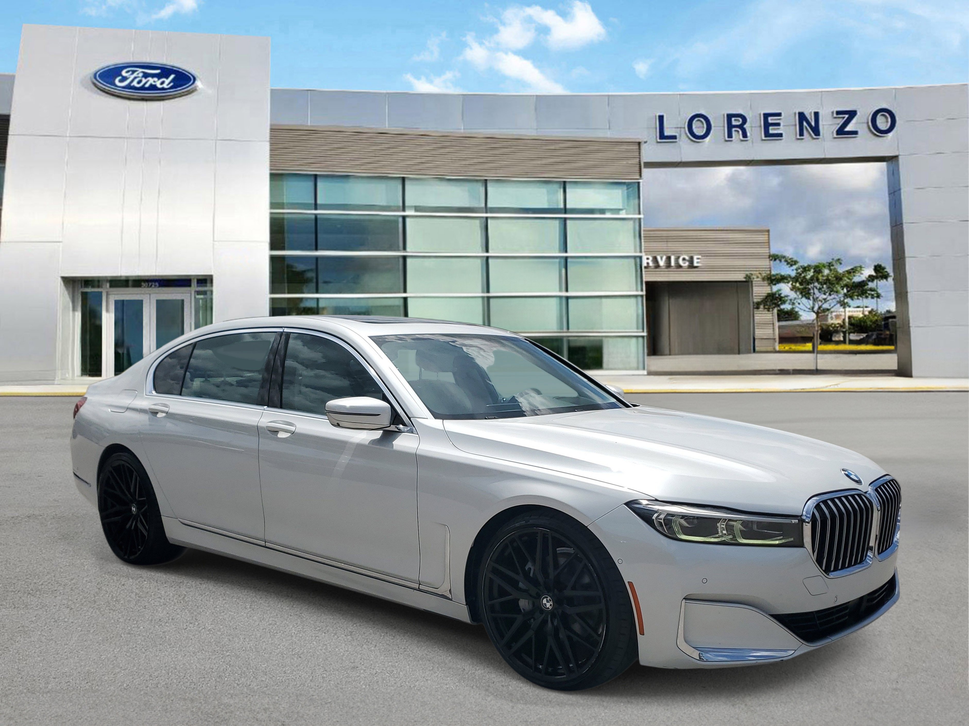 Used 2022 BMW 740i w/ Premium Package RWD image 3