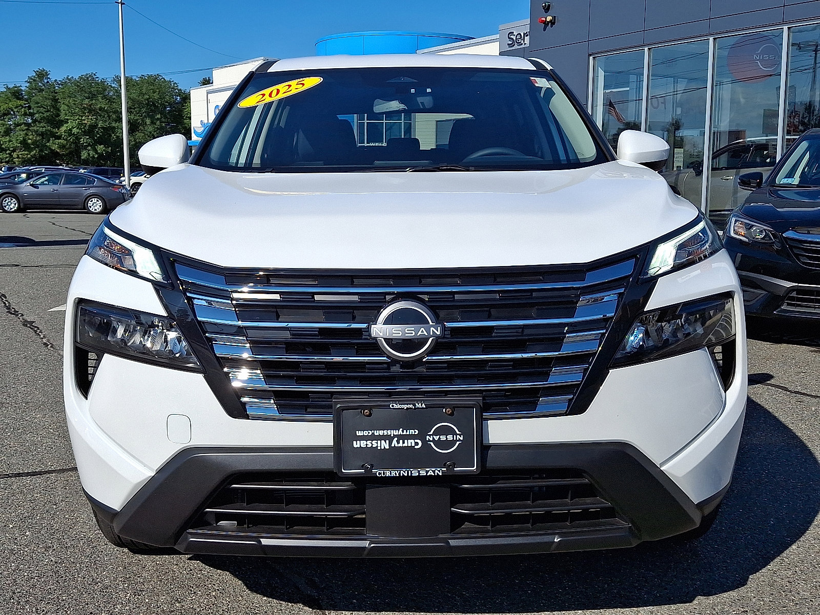 Certified 2025 Nissan Rogue SV image 2