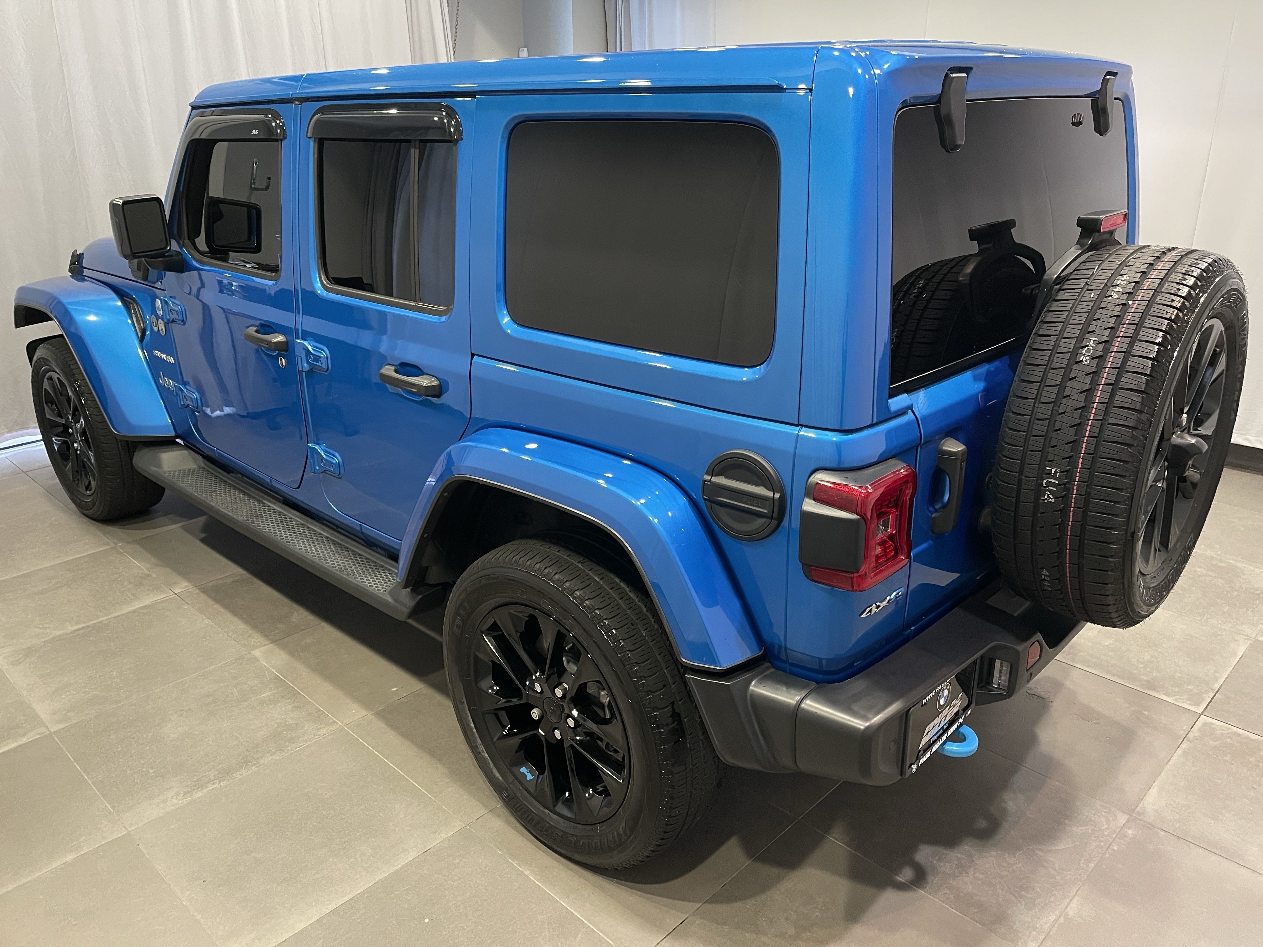 Used 2022 Jeep Wrangler Unlimited Sahara w/ Cold Weather Group AWD/4WD image 4