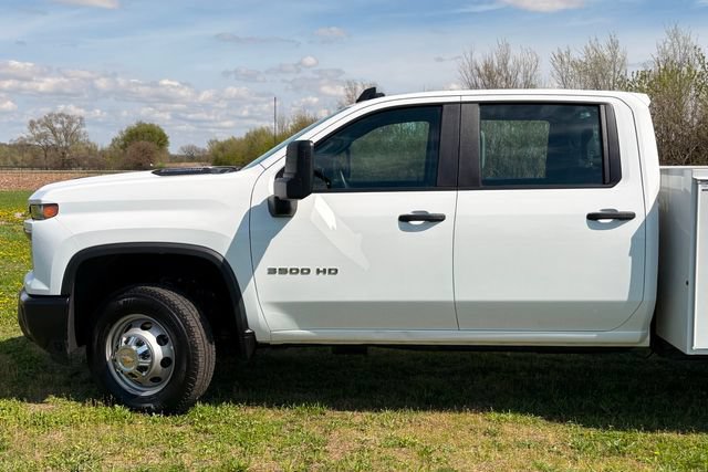 Used 2025 Chevrolet Silverado 3500 W/T AWD/4WD image 3