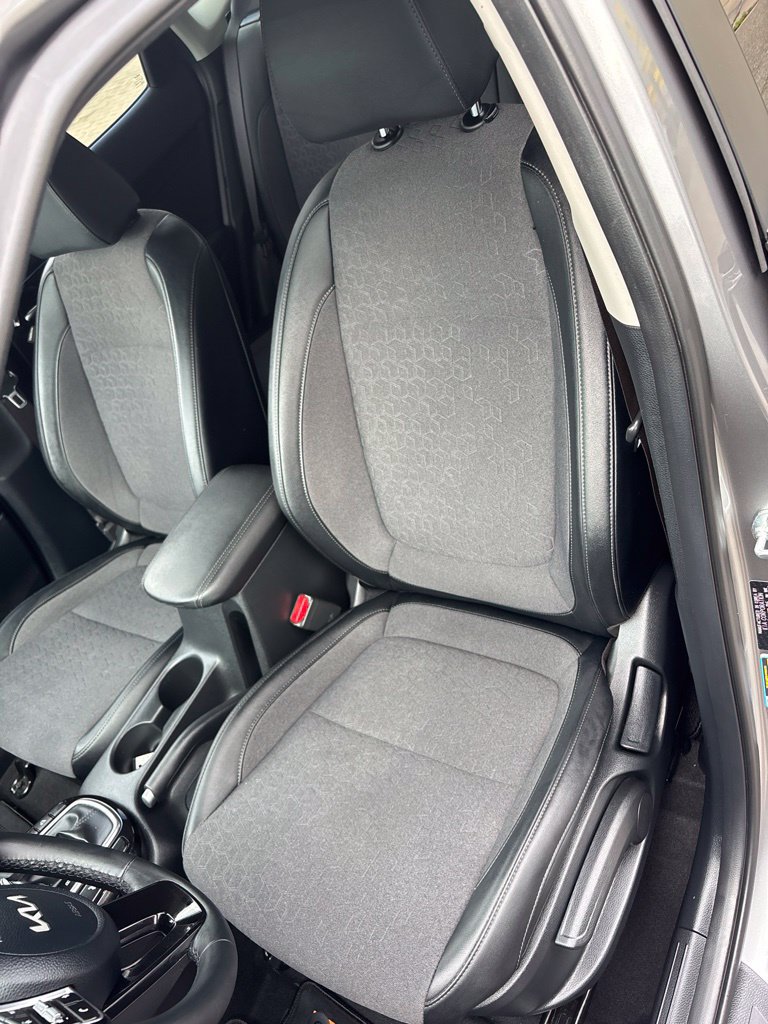 Used 2025 Kia Seltos S AWD/4WD image 12