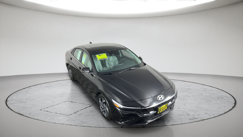 Used 2024 Hyundai Elantra Limited FWD image 11