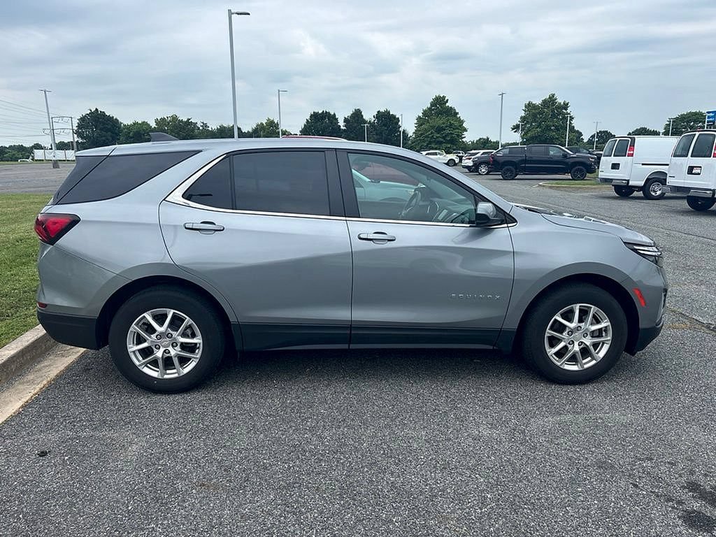 Certified 2024 Chevrolet Equinox LT FWD image 9