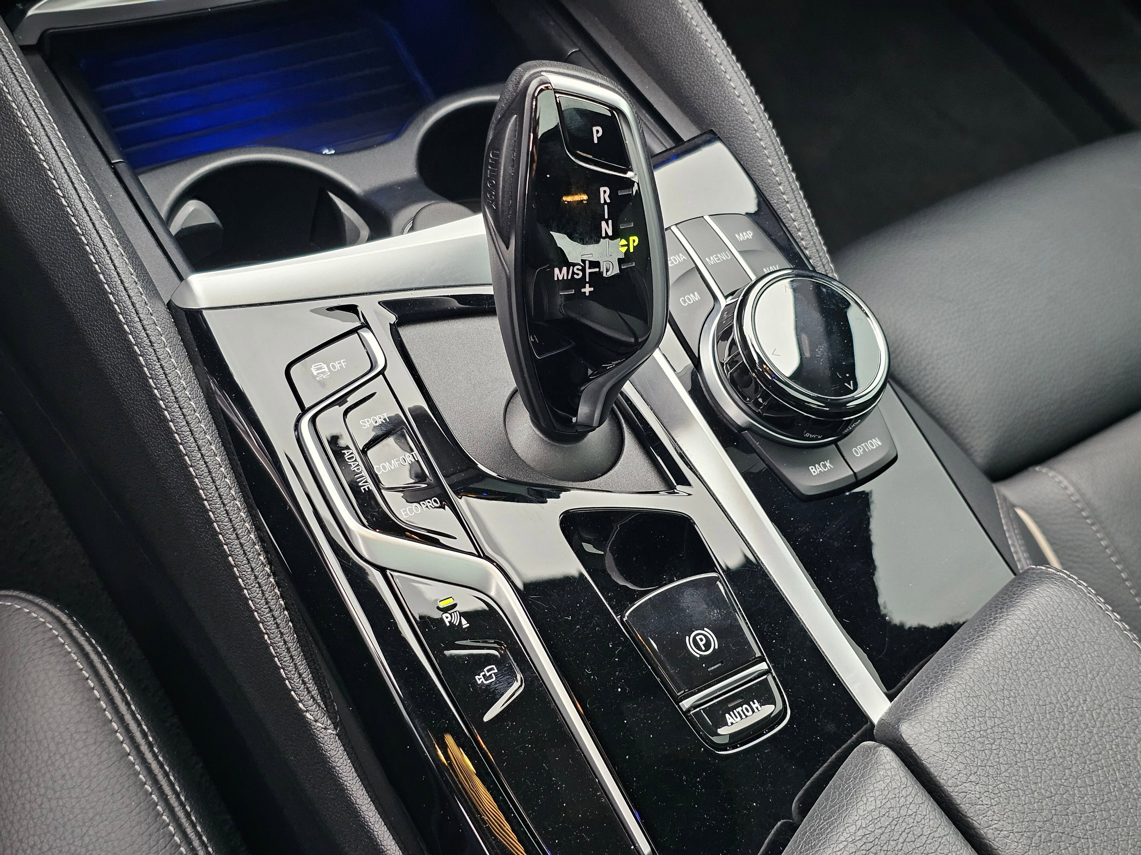 Certified 2022 BMW M550i xDrive w/ Executive Package image 23