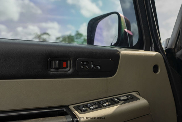 Used 2004 HUMMER H2 w/ Preferred Equipment Group image 22