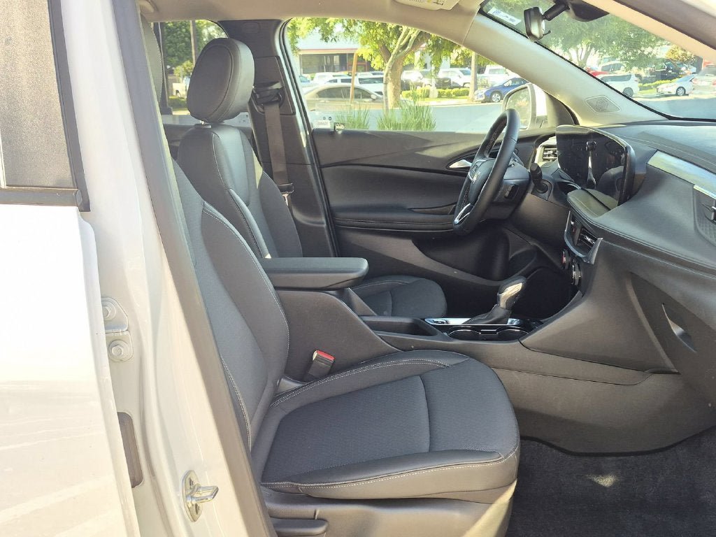 Used 2024 Buick Encore GX Preferred FWD image 29