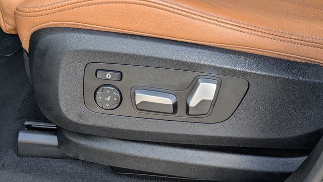 Used 2021 BMW X5 xDrive45e w/ Parking Assistance Package image 22