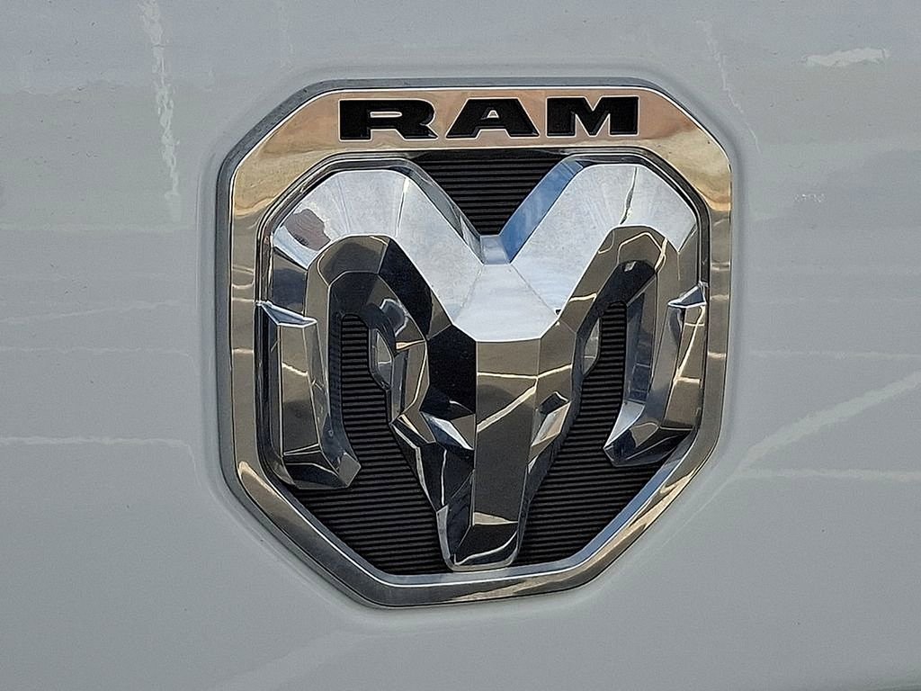 Used 2022 RAM 2500 Tradesman w/ Chrome Appearance Group AWD/4WD image 30