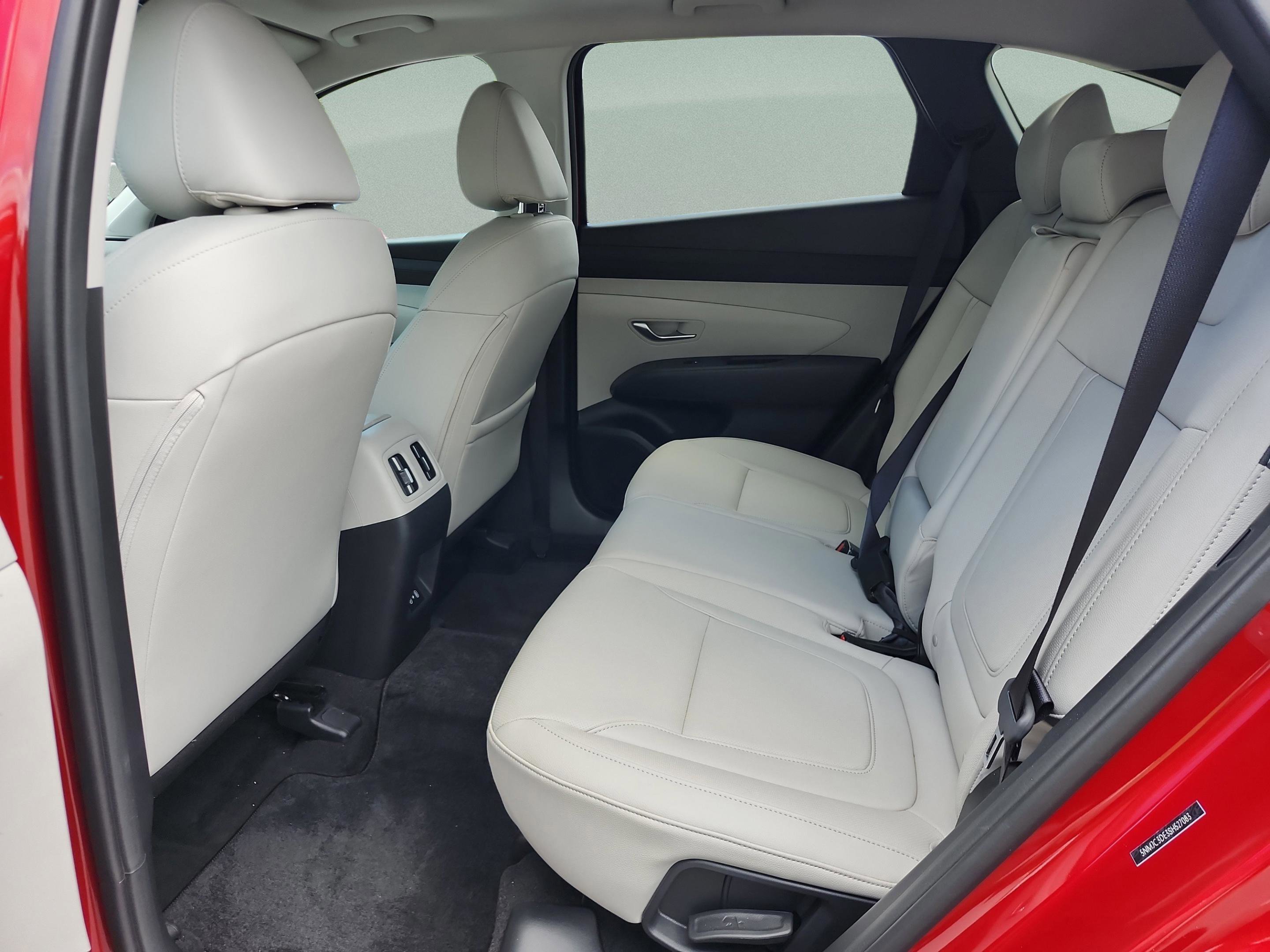 Used 2025 Hyundai Tucson SEL FWD image 16