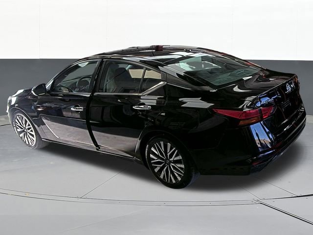 Used 2024 Nissan Altima 2.5 SV image 11