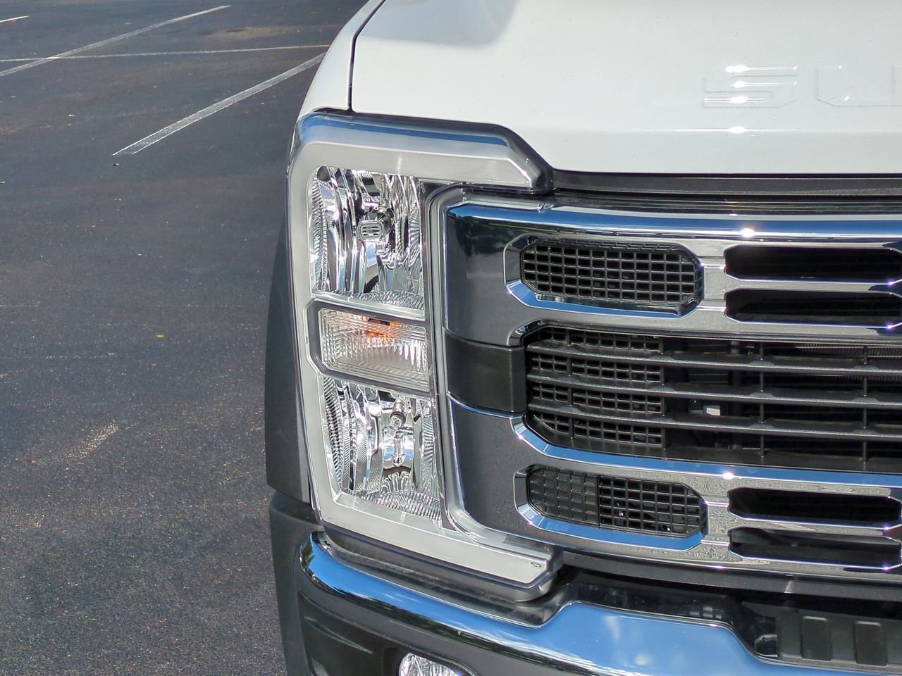 New 2026 Ford F550 4x4 Crew Cab image 10