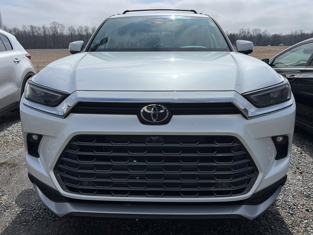 Used 2024 Toyota Grand Highlander AWD Hybrid image 8