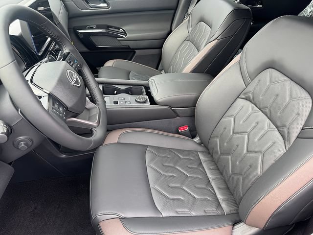 New 2026 Nissan Pathfinder Platinum AWD/4WD image 10