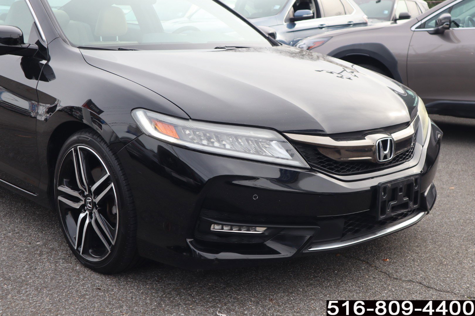 Used 2017 Honda Accord Touring image 2