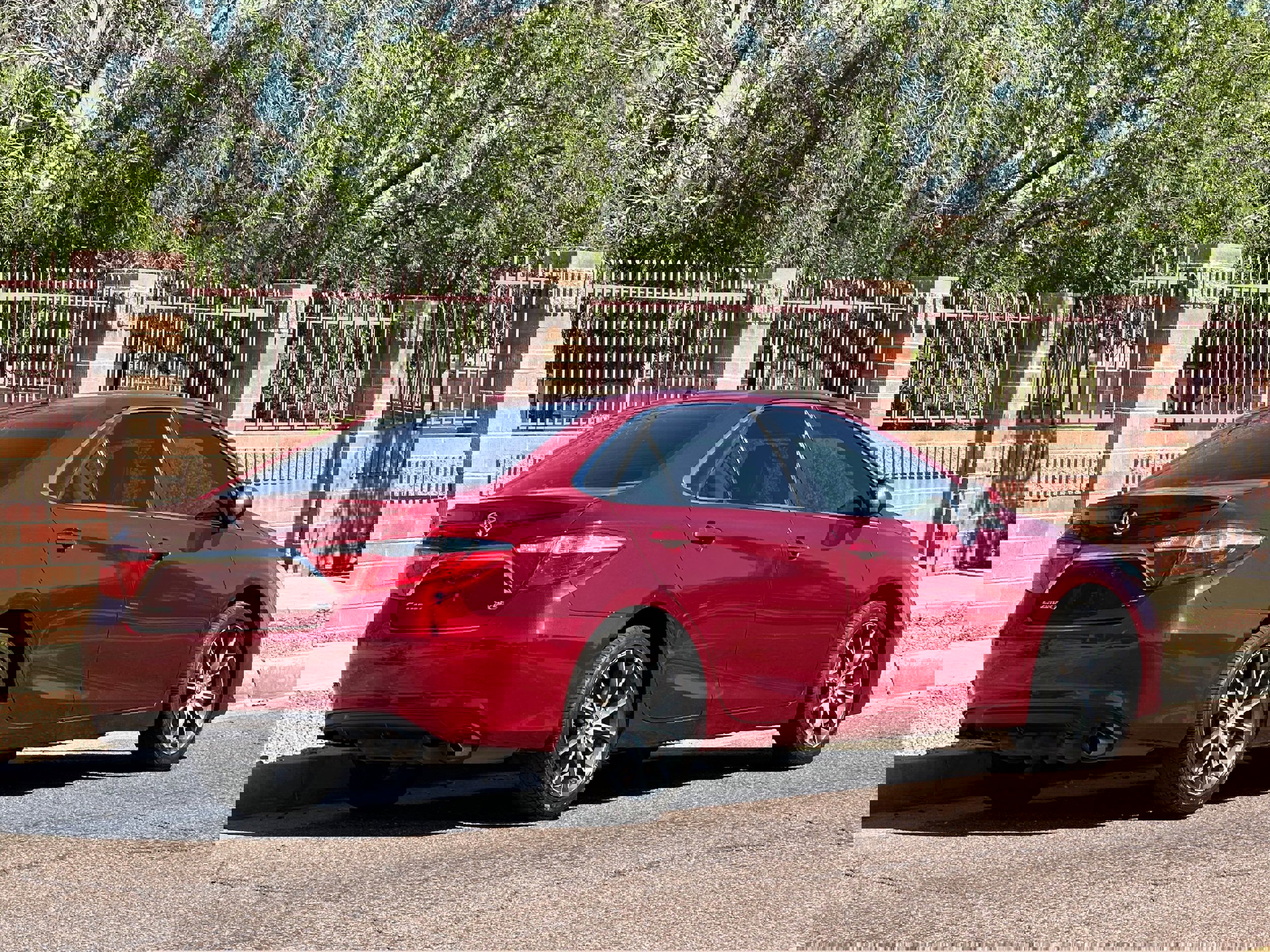 Used 2015 Toyota Camry XSE image 10