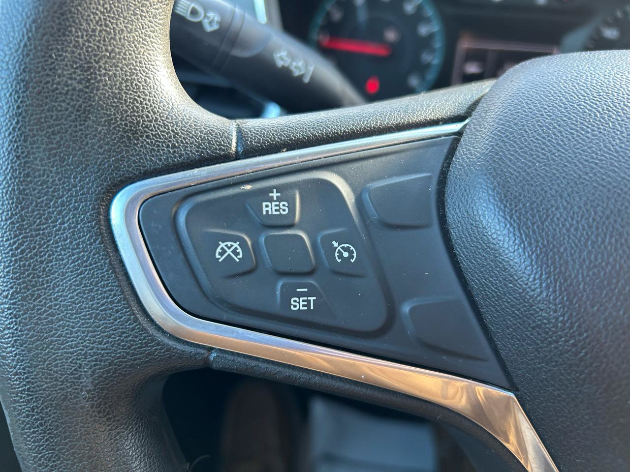 Used 2018 Chevrolet Equinox LS FWD image 18