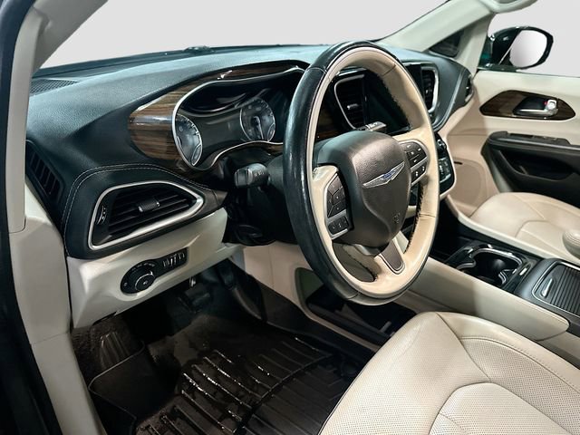 Used 2021 Chrysler Pacifica Limited w/ Premium & Safety Sphere Group image 10