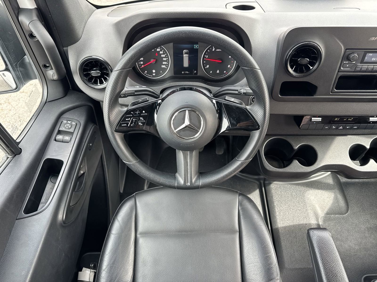 Used 2025 Mercedes-Benz Sprinter 2500 image 27