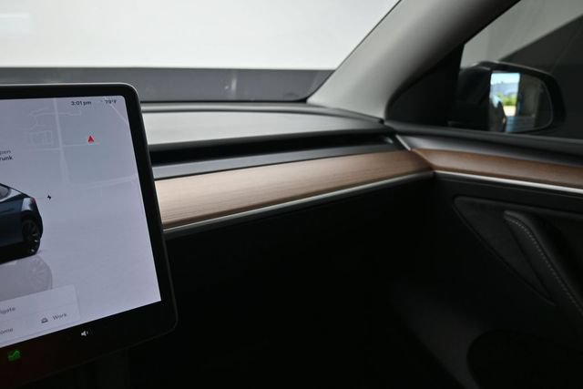 Used 2024 Tesla Model Y Long Range AWD/4WD image 19