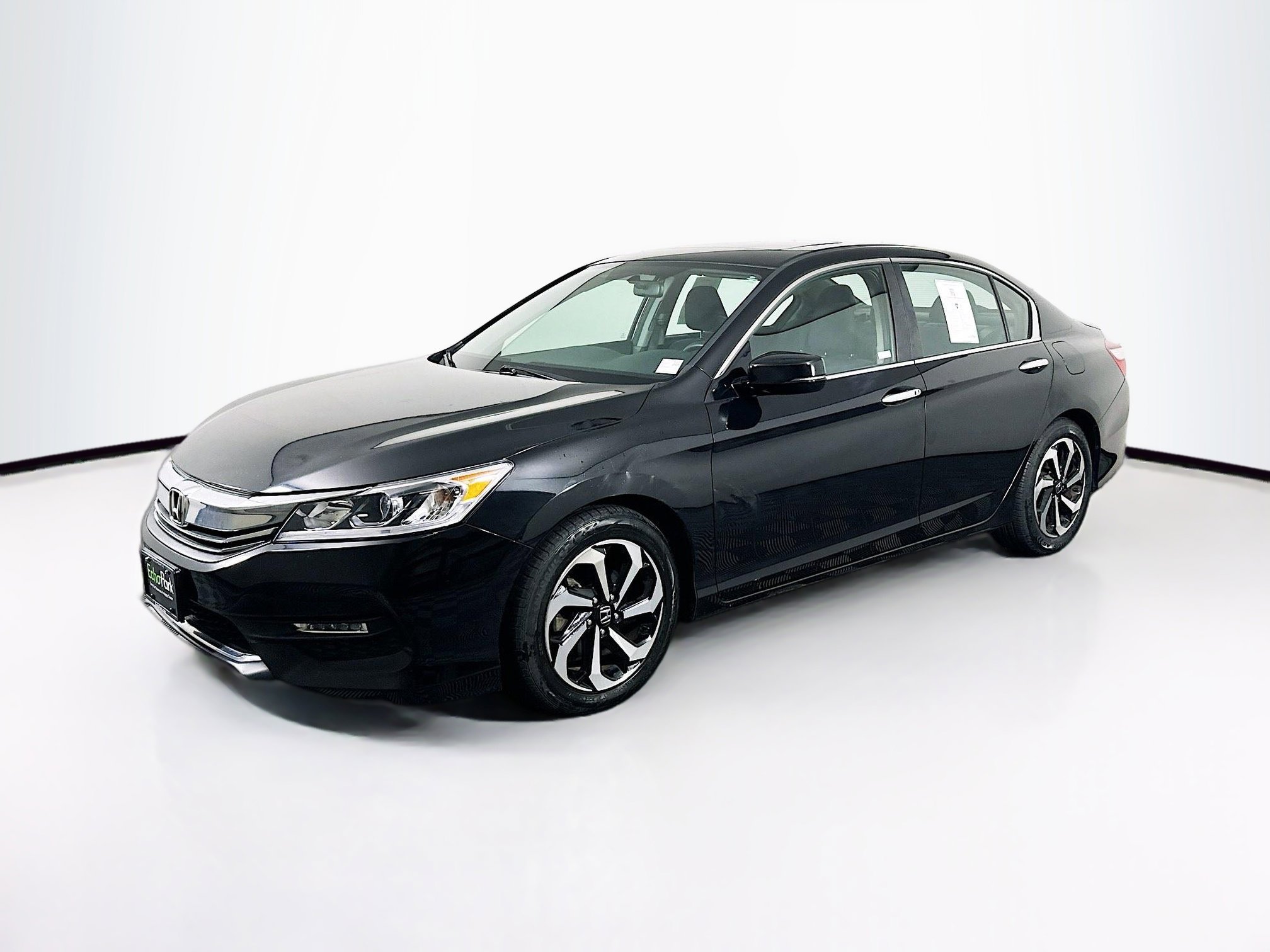 Used 2016 Honda Accord EX image 3